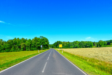Fototapeta premium Landesstrasse 3195 zwischen Birstein und Freiensteinau, Hessen