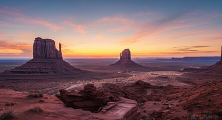 Fototapeta premium Enchanting Twilight Overlook of a Well-Known Desert Historical Site