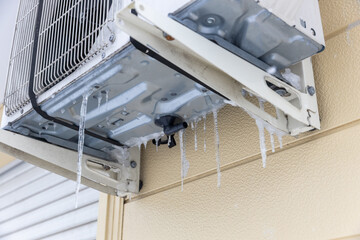 エアコン室外機のつらら