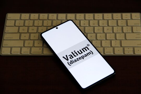 Valium - Nome comercial mais conhecido do diazepam, medicamento benzodiazep&iacute;nico com propriedades ansiol&iacute;ticas, sedativas, anticonvulsivantes e relaxantes musculares. Indicado para tratar ansiedade.