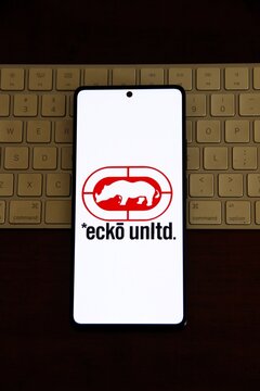 Ecko Unltd - Eckō Unltd - Marca global de roupas urbanas (streetwear), famosa pelo seu logotipo de rinoceronte, criada por Marc Ecko em 1993, representando a cultura jovem, grafite, hip-hop e esportes