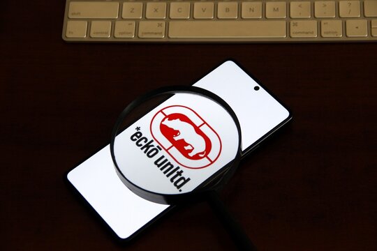 Ecko Unltd - Eckō Unltd - Marca global de roupas urbanas (streetwear), famosa pelo seu logotipo de rinoceronte, criada por Marc Ecko em 1993, representando a cultura jovem, grafite, hip-hop e esportes