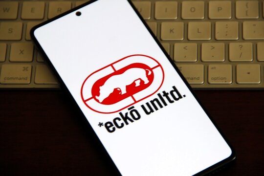 Ecko Unltd - Eckō Unltd - Marca global de roupas urbanas (streetwear), famosa pelo seu logotipo de rinoceronte, criada por Marc Ecko em 1993, representando a cultura jovem, grafite, hip-hop e esportes