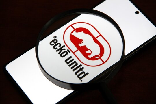 Ecko Unltd - Eckō Unltd - Marca global de roupas urbanas (streetwear), famosa pelo seu logotipo de rinoceronte, criada por Marc Ecko em 1993, representando a cultura jovem, grafite, hip-hop e esportes