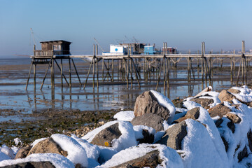 Carrelet enneigé de la Baie de Yves, Charente Maritime, France © jujud3100