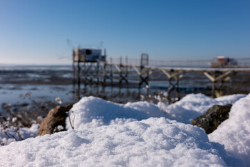 Carrelet enneigé de la Baie de Yves, Charente Maritime, France © jujud3100