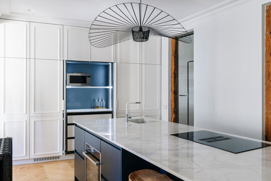 Minimal Kitchen With Island