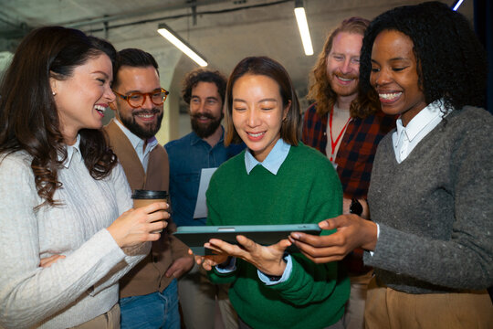 Team reviews project together
