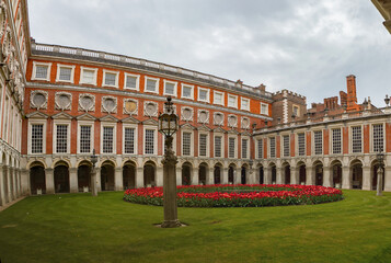 Hampton Court Palace - Fountain Court