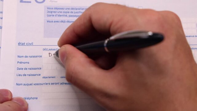 Le formulaire 2042 de d&eacute;claration des imp&ocirc;ts sur le revenu.