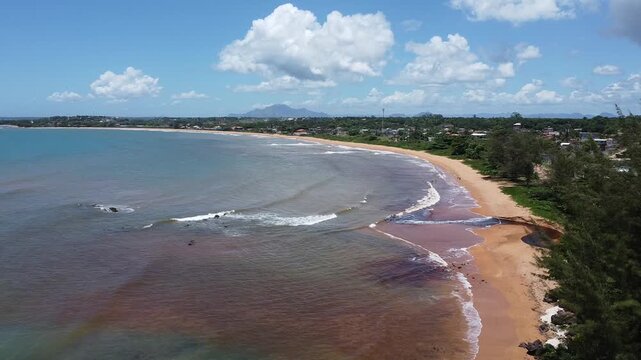 praia morna e tropical 