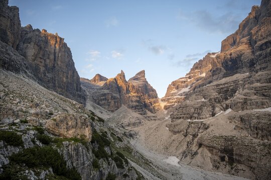 Sunset, mountain valley, Castelletto Superiore and Cima Sella peaks, back Scharte Bocca di Tuckett, Brenta Mountains, Brenta, Brenta-Adamello Natural Park, Trentino, Italy