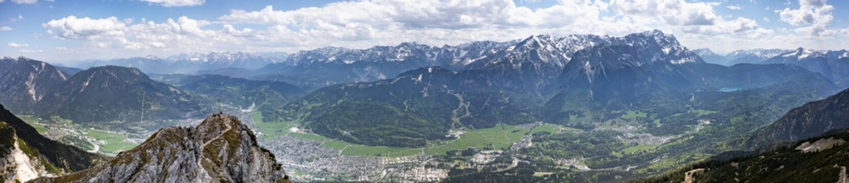 Mountain panorama, Kramerspitz and Zugspitz massif, Garmisch-Patenkirchen, Bavaria, Germany