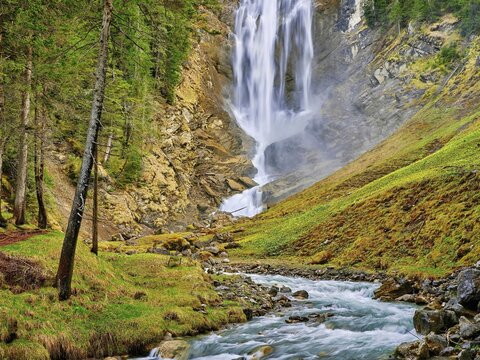 Iffigfall waterfall, Lenk, Simmental, Canton Bern, Switzerland