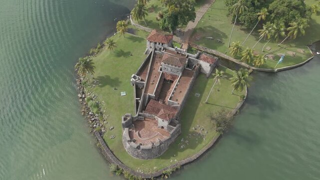 castillo izabal