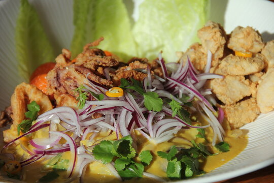 Corvina ceviche with crispy calamari chicharr&oacute;n