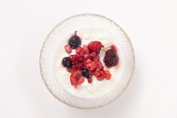 ヨーグルト　ベリー乗せ