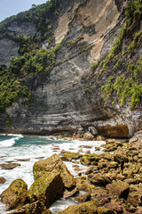 Obraz premium Klify i widok na plażę na wyspie Nusa Penida, Bali, Indonezja