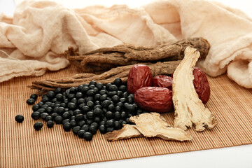 当归黑豆和红枣