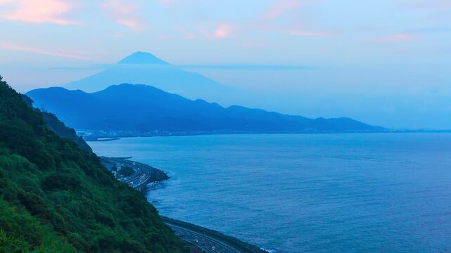 静岡県静岡市清水区のさった峠から眺める夕暮れの富士山（タイムラプス）