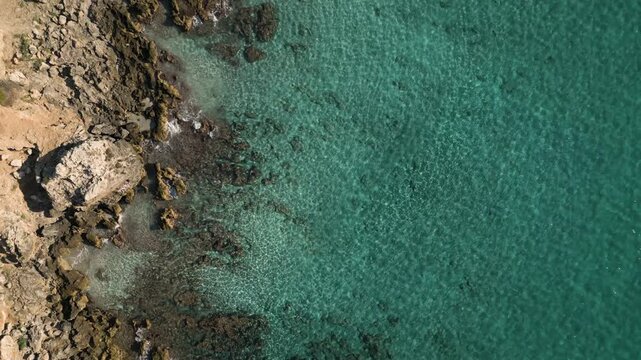 Vista a&eacute;rea de Canyamel en Mallorca con playas de arena dorada y costa mediterr&aacute;nea
