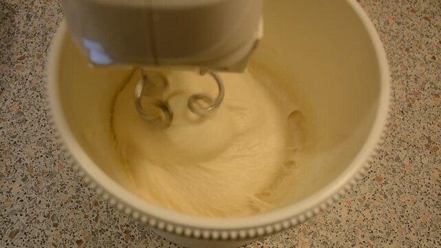 P&eacute;trissage p&acirc;te &agrave; pain