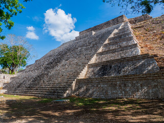 Obraz premium La grande pyramide de Uxmal