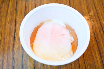 半熟でとろける温泉たまごのクローズアップ