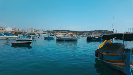 Obraz premium Marsaxlokk Fisherman’s Village in Malta on sunny day
