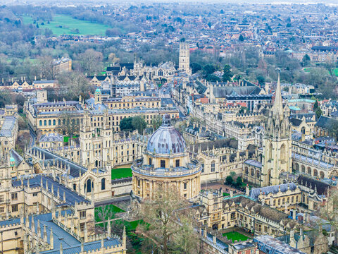 The iconic Radcliffe Camera building of the University of Oxford