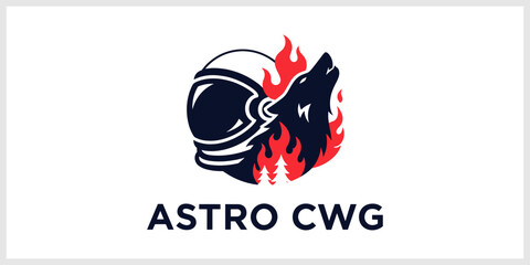 Obraz premium Astronaut Helmet and Fiery Howling Wolf Mascot Logo Design