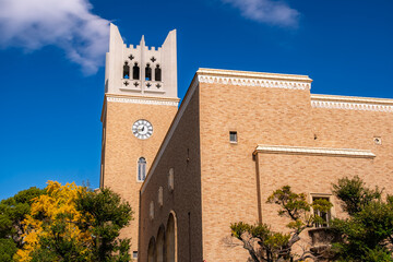 東京都新宿区 秋晴れの早稲田大学・大隈記念講堂
