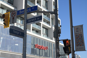 Fototapeta premium sign on the exterior of Staples, an office supply store, located at 2149 Yonge St near Berwick Av. Toronto