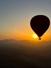 Fototapeta premium Moroccan Sunrise Hot Air Baloons