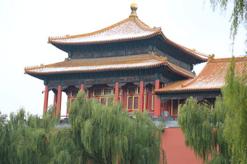 Fototapeta premium Traditional Chinese Temple with Golden Roofs in Beijing