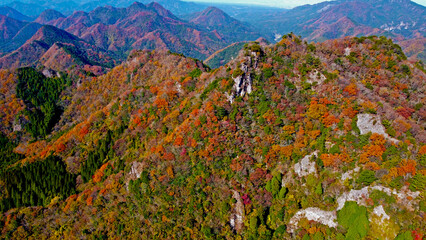 鹿嵐山の地蔵峠の景（ねこ山）