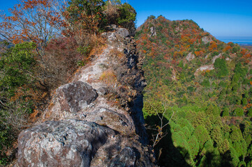 鹿嵐山の万里の長城へと向かう痩せ尾根