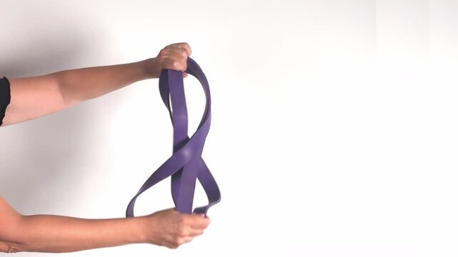 Video with real sound effect of Rubber band snap