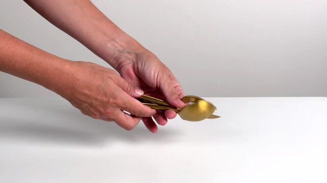 Video with real sound effect of Metal cutlery clinking