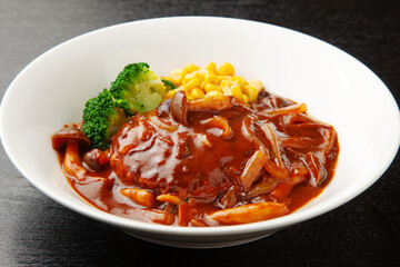 煮込みハンバーグ
