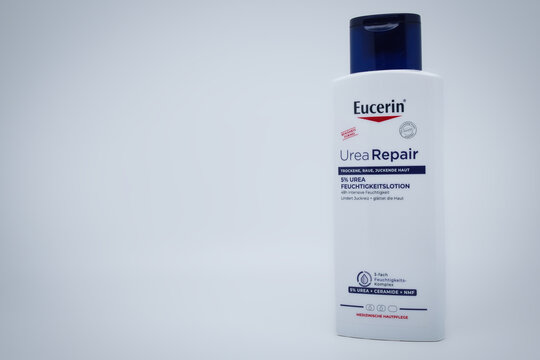 Eine Flasche Eucerin Urea Repair 5% Urea Feuchtigkeitslotion vor weissem Hintergrund