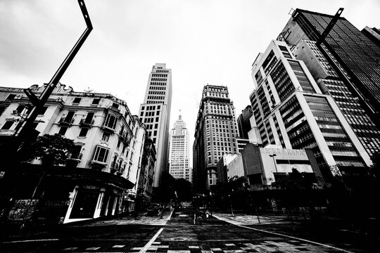Cidade de S&atilde;o Paulo, arquitetura, avenidas e ruas. 