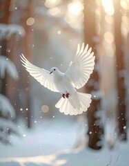 Eine wei&szlig;e Taube fliegt vor einem schneebedeckten Wald.