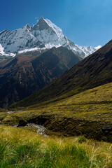 Naklejka premium Where sky meets the mountains..