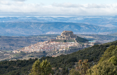Obraz premium Wide angle view of Morella historic town and countryside