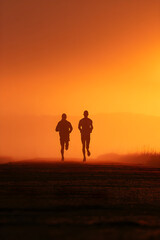Inspiring Sunrise Jog: A Vbrant Morning Experience o Runners Embracing the Days First Light on a Scenic rail