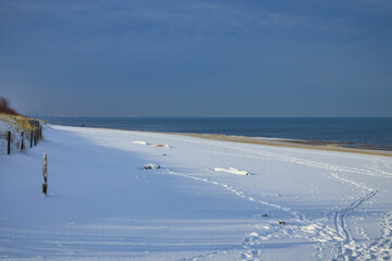 Fototapeta premium Beautiful scenery of Baltic Sea beach in Sobieszewo at snowy winter, Poland