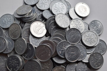 たくさんの一円玉