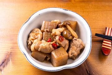 豚肉とこんにゃくの甘辛煮