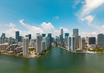 Obraz premium Aerial view of Brickell skyline in downtown Miami. Skyscrapers above Miami. Scenic panorama of Brickell financial district. Brickell in Miami city. Brickell Urban landscape with buildings cityscape.